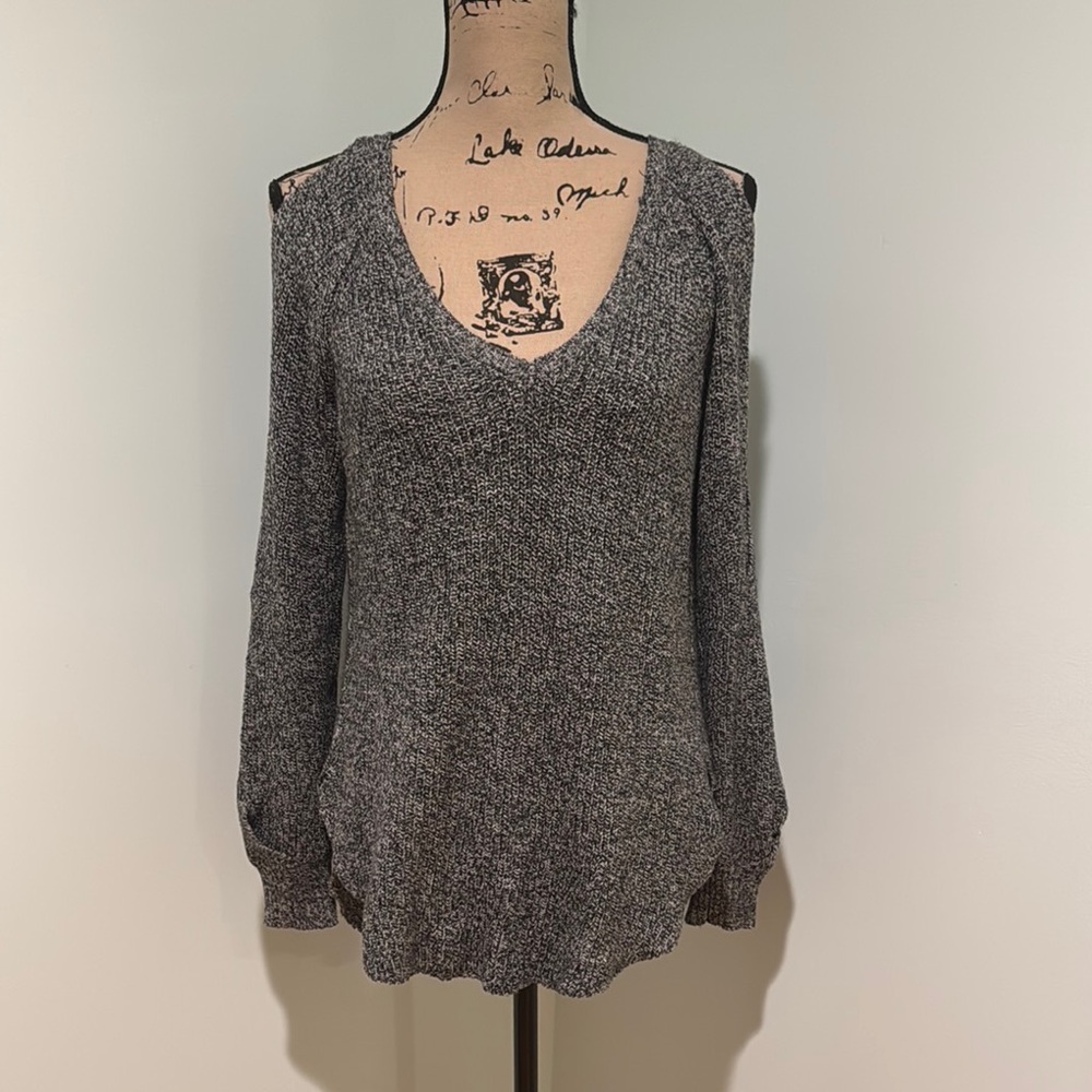 American Eagle charcoal Gray Sweater size medium